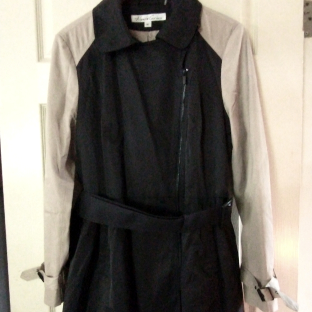 KENNETH COLE NY PEPLUM TRENCH, SIZE XL, TAN/BLK